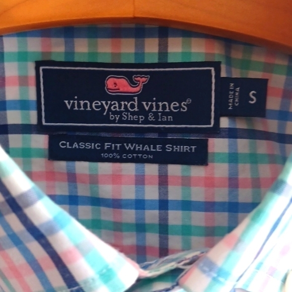 VINEYARD Vines Casual Button Up Shirt. - Picture 3 of 4